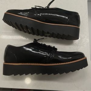 LaundryList platform shoe size 9